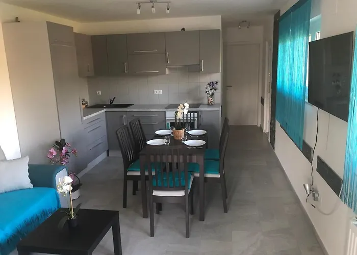 Beachside Villa Szántód